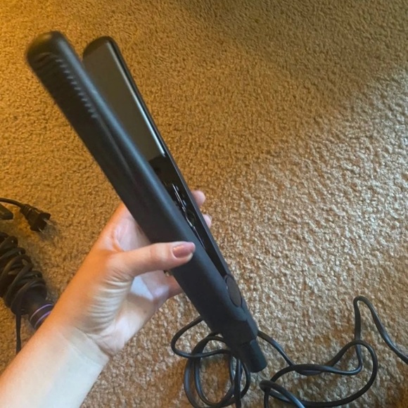 Hot Tools Curling Iron and Straightener with Glove - Picture 8 of 10